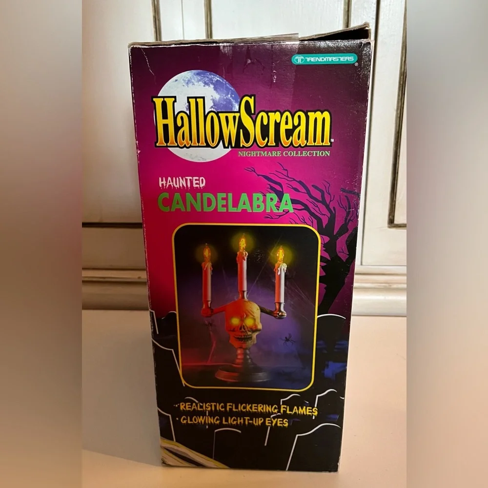 Vintage 1994 HallowScream Haunted Candelabra Skull Flames Glowing Red Eye w/box